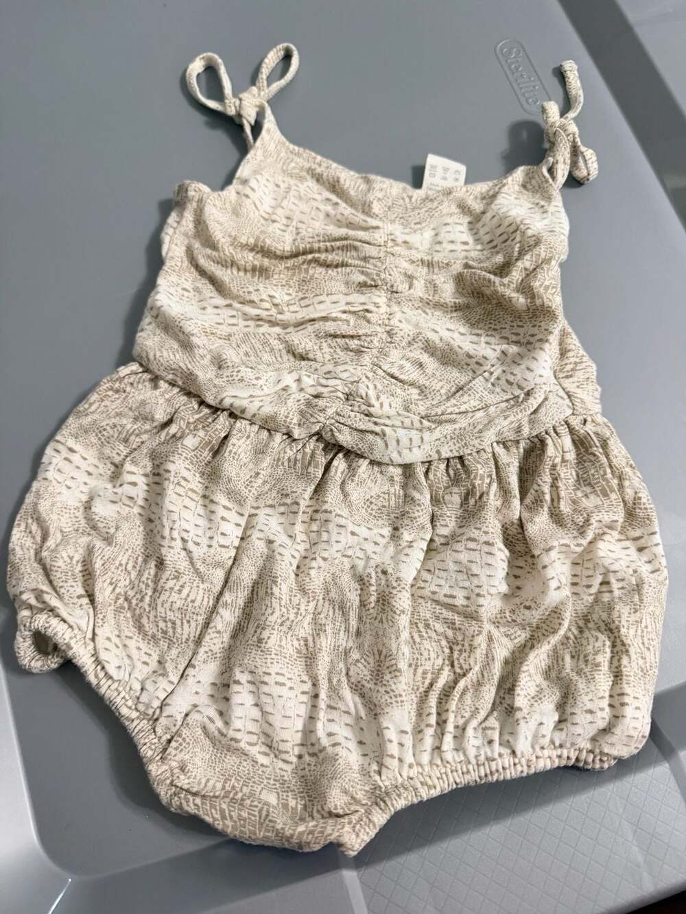 Kate Quinn Romper Size 6-12m Animal Alligator Print Bamboo Tie Strap
